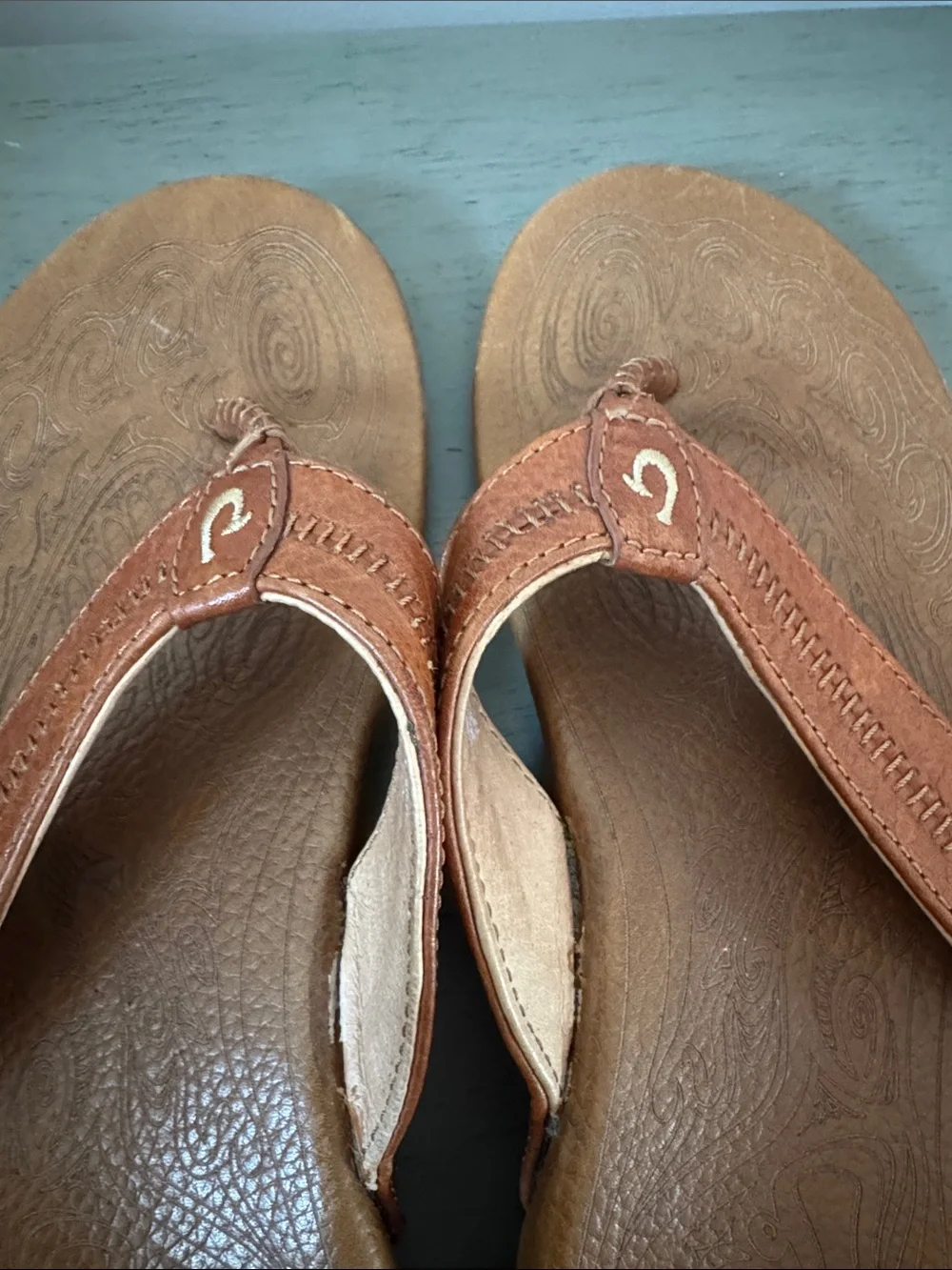 brown leather OluKai Honu women's sandals Women’s Size 10